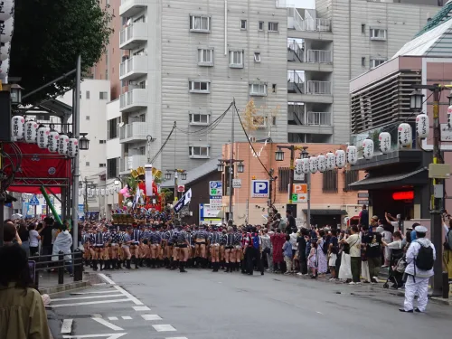 集団山見せ