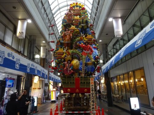 川端通商店街の飾り山