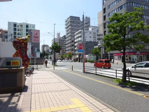 地下鉄薬院大通駅から城南線に沿って西へ