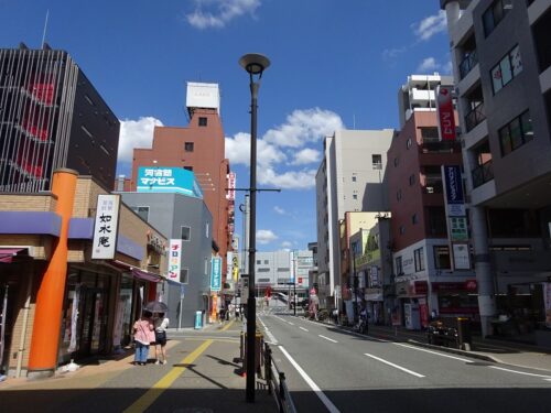 如水庵からJR香椎駅方向へ向かう道