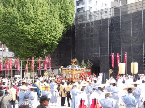 パレード前の櫛田神社内