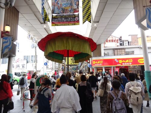 川端通商店街を練り歩く博多おくんちの行列