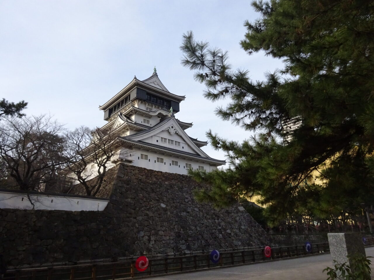 JR小倉駅周辺の街歩き・おすすめスポット「魚町銀天街～小倉城～勝山