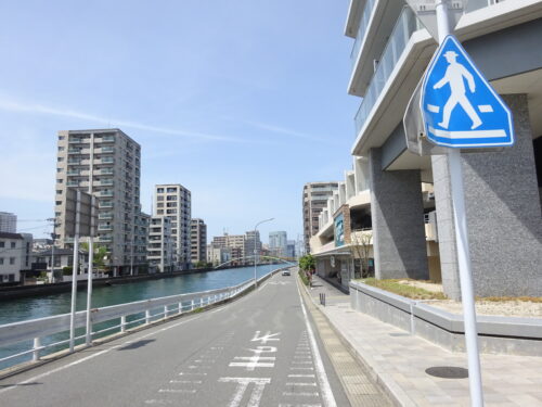 「レガネット 地行」前