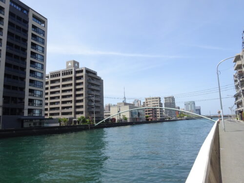 樋井川沿いの道