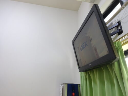 液晶テレビ