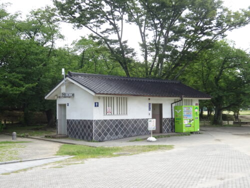 鴻臚館広場のトイレ