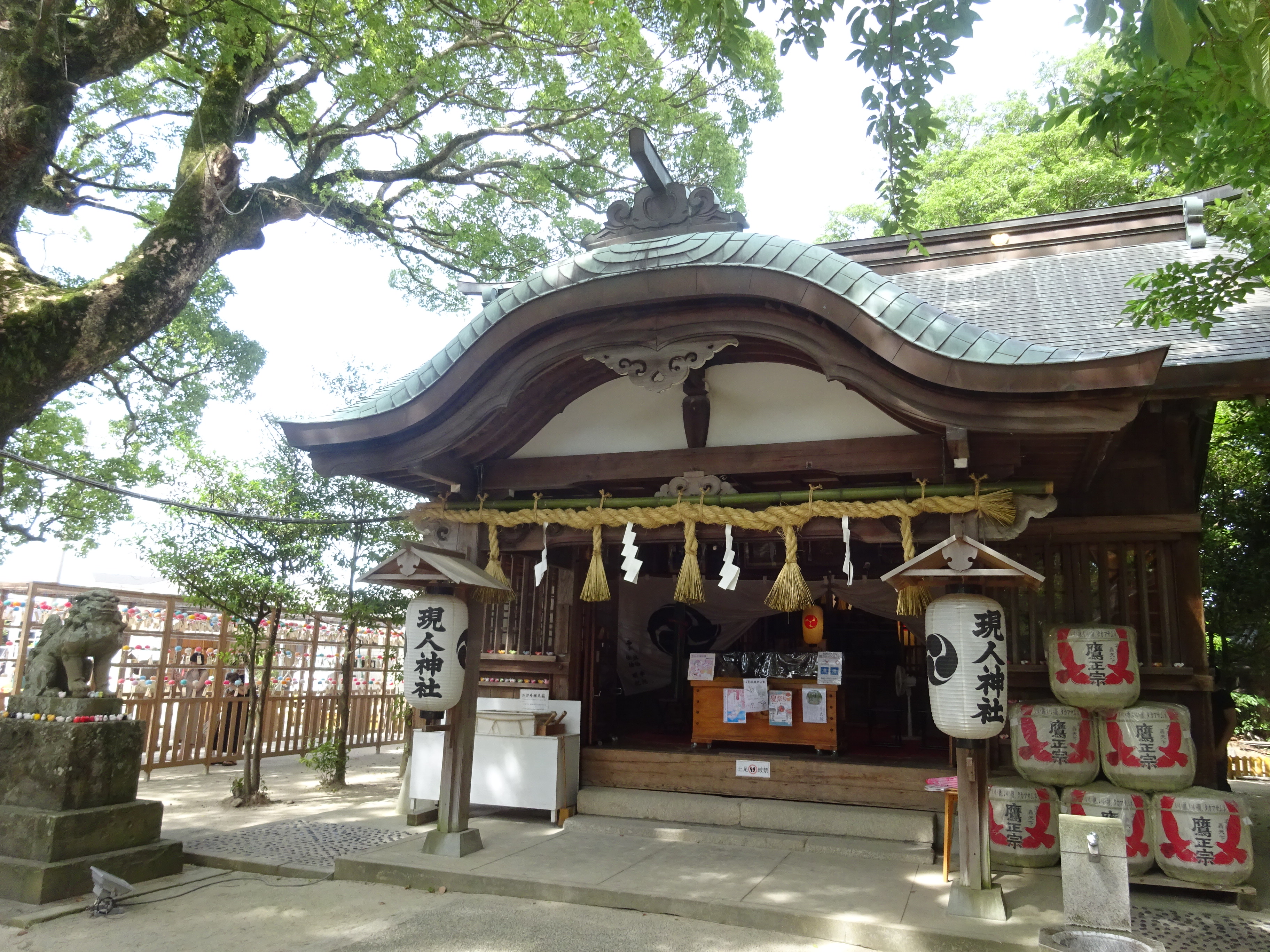 現人神社　拝殿