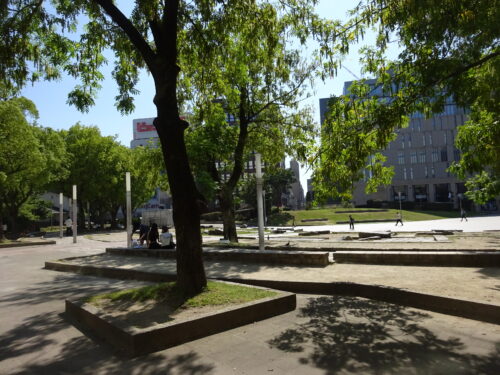 昼下がりの警固公園