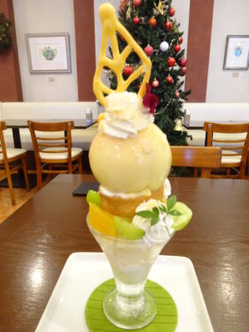 丸ごとパフェ