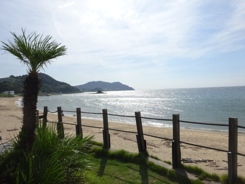 パームビーチから見た二見ヶ浦の絶景