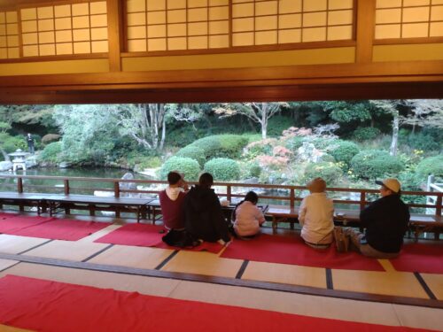 友泉亭公園の大広間