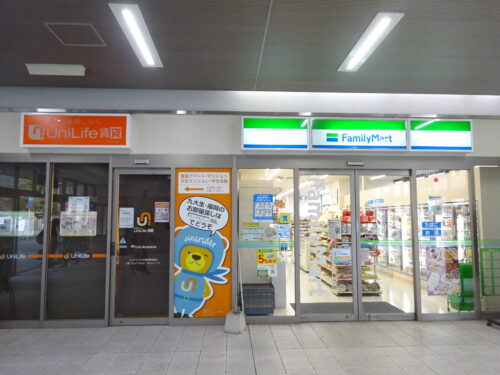 駅構内コンビニ