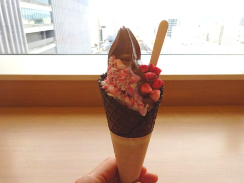 ストロベリーチョコアズキのソフトクリーム