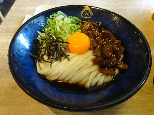 カルビぶっかけうどんのアップ