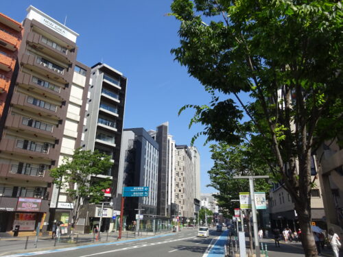 さらに博多駅方向へ