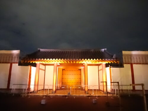 鴻臚館北館東門